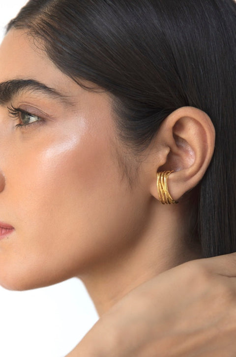 Ear Studs with wire effect perfect for basic jewellery, available in 22k gold plated and silver finish.