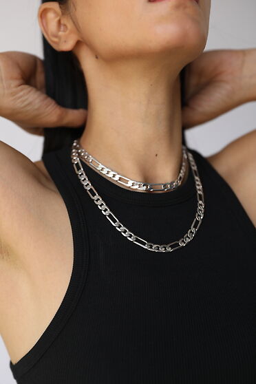 Basic figaro chain in 8mm thickness, available in silver finish with 2inch extender
