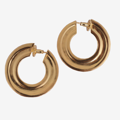 Everyday flat hoops in medium size available in 22k gold and silver finish. Basic jewelry. 